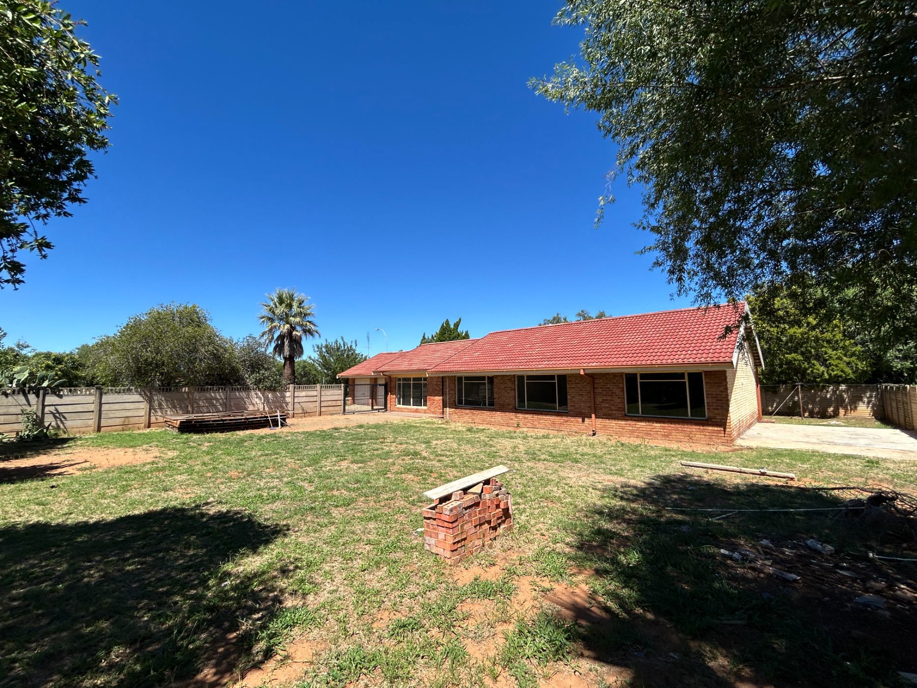 House let in Pellissier - 1BX1749751