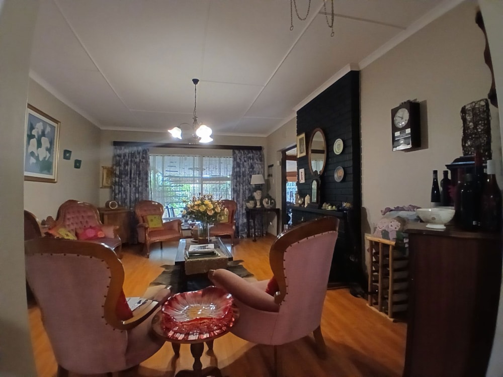 House for sale in Hutten Heights - 1NW1734567