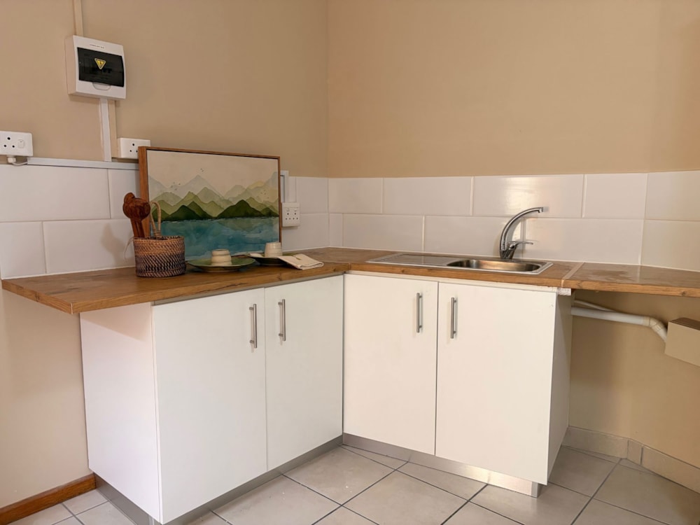 Bachelor apartment to rent in Hermanus Heights - ONL1734954 Bachelor apartment to rent in Hermanus Heights - ONL1734954