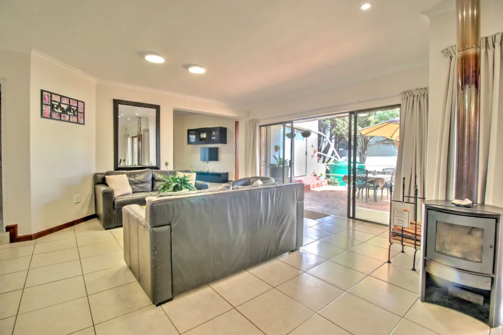 House sold in Plattekloof - 1PLA1736236