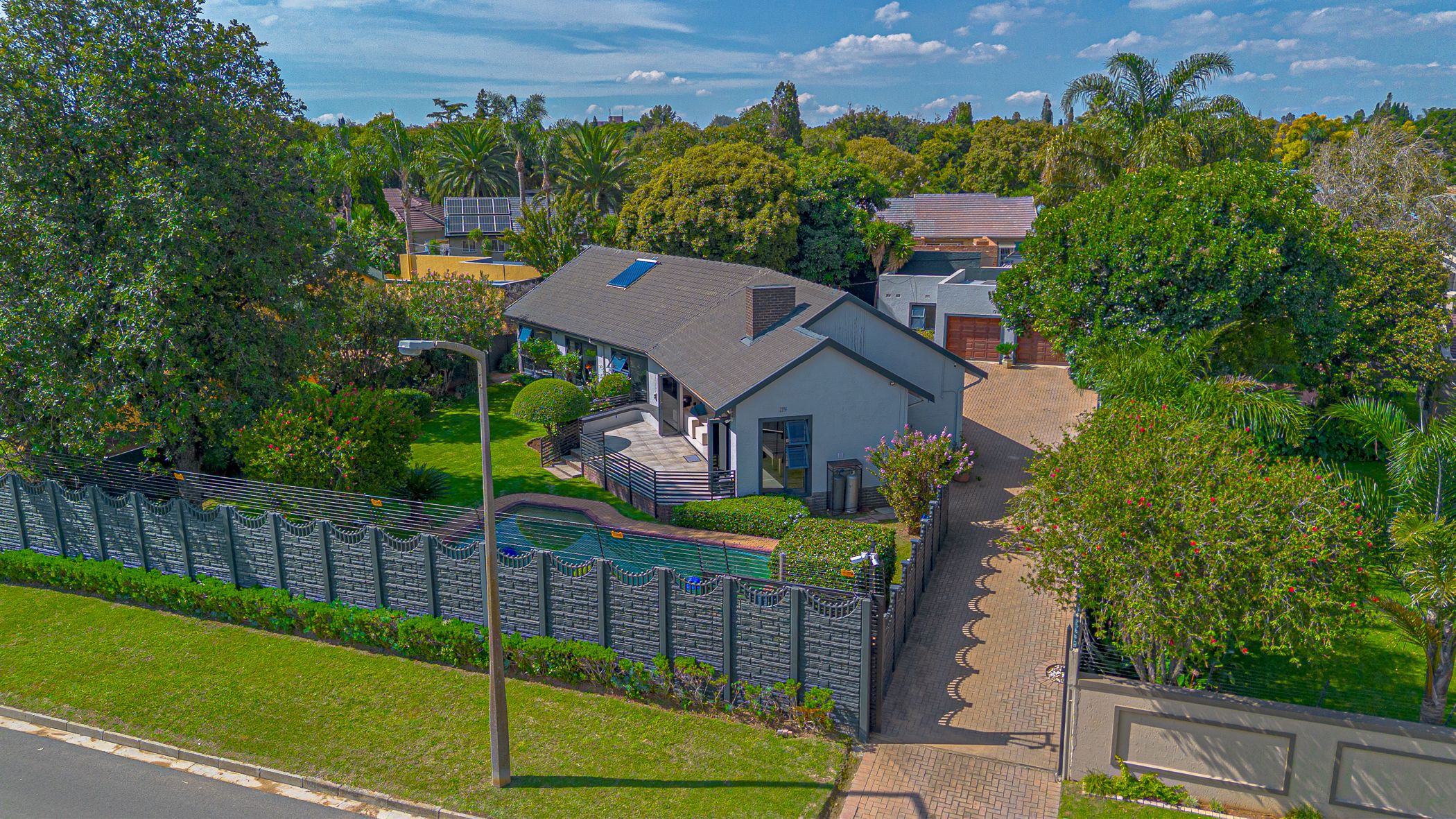 House for sale in Farrarmere - EN1736498