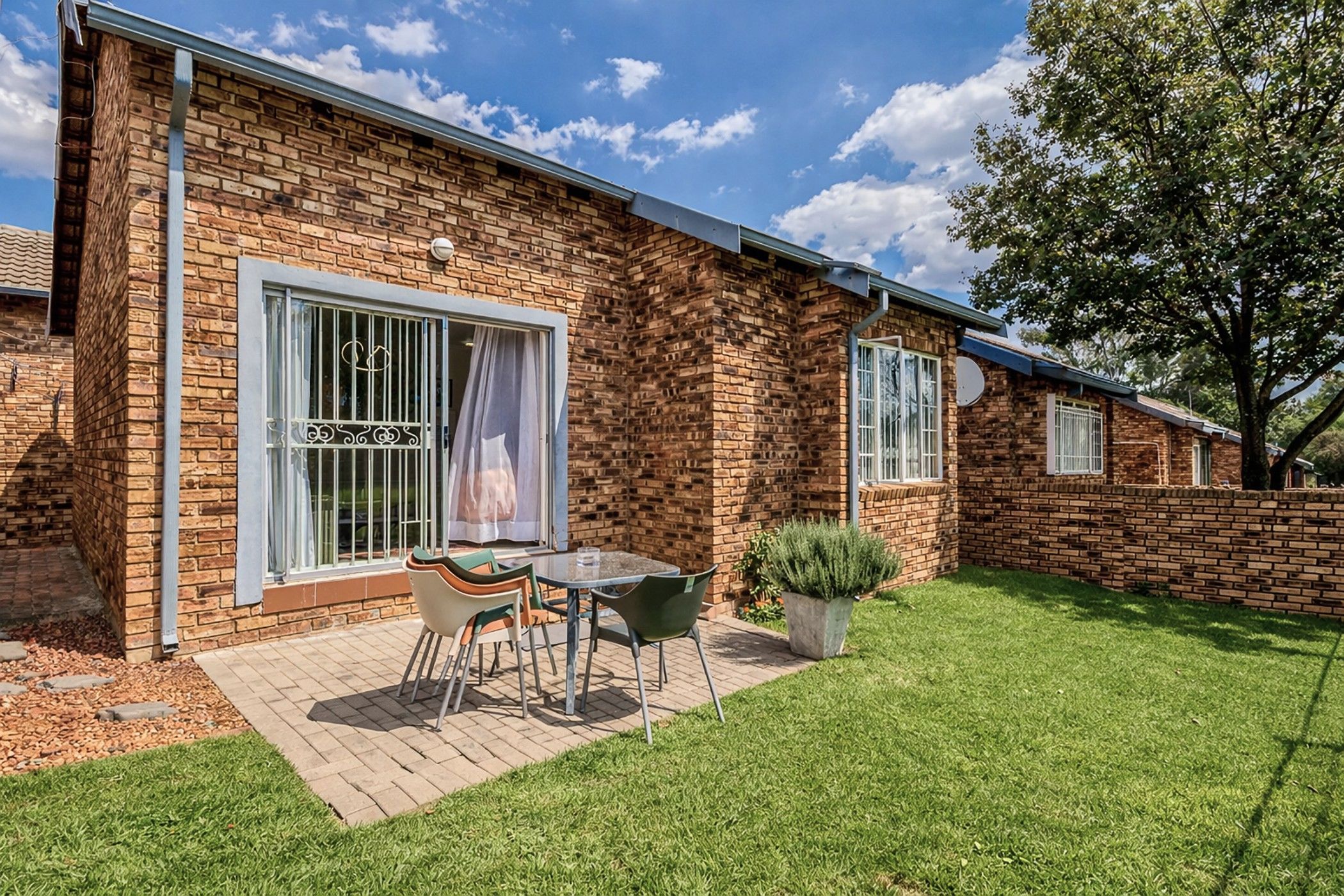 Townhouse for sale in Wilgeheuwel - RAN1735653