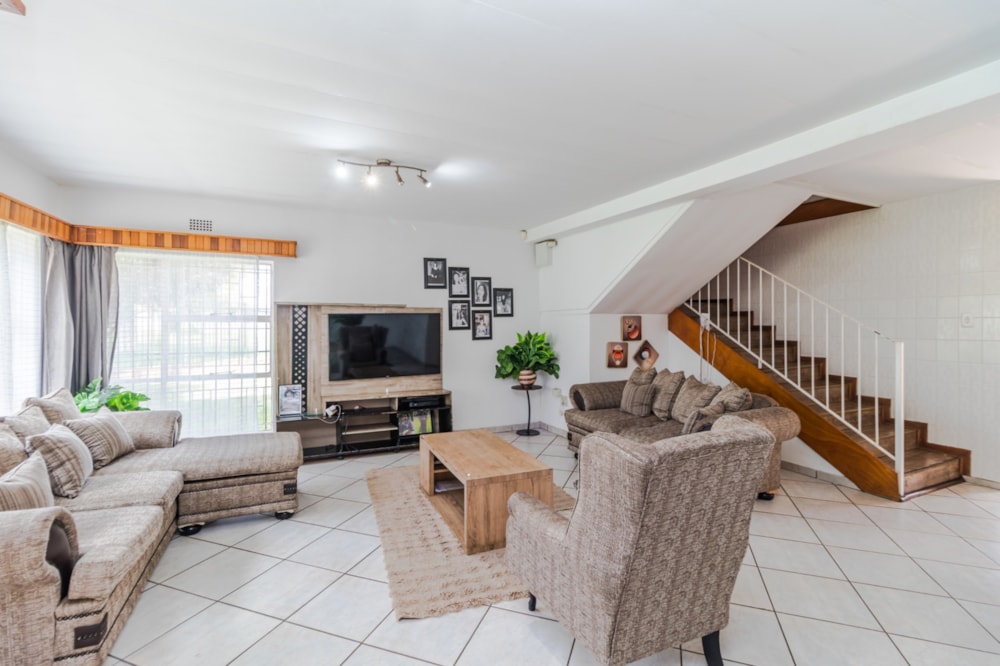 Townhouse for sale in Farrarmere - EN1745192