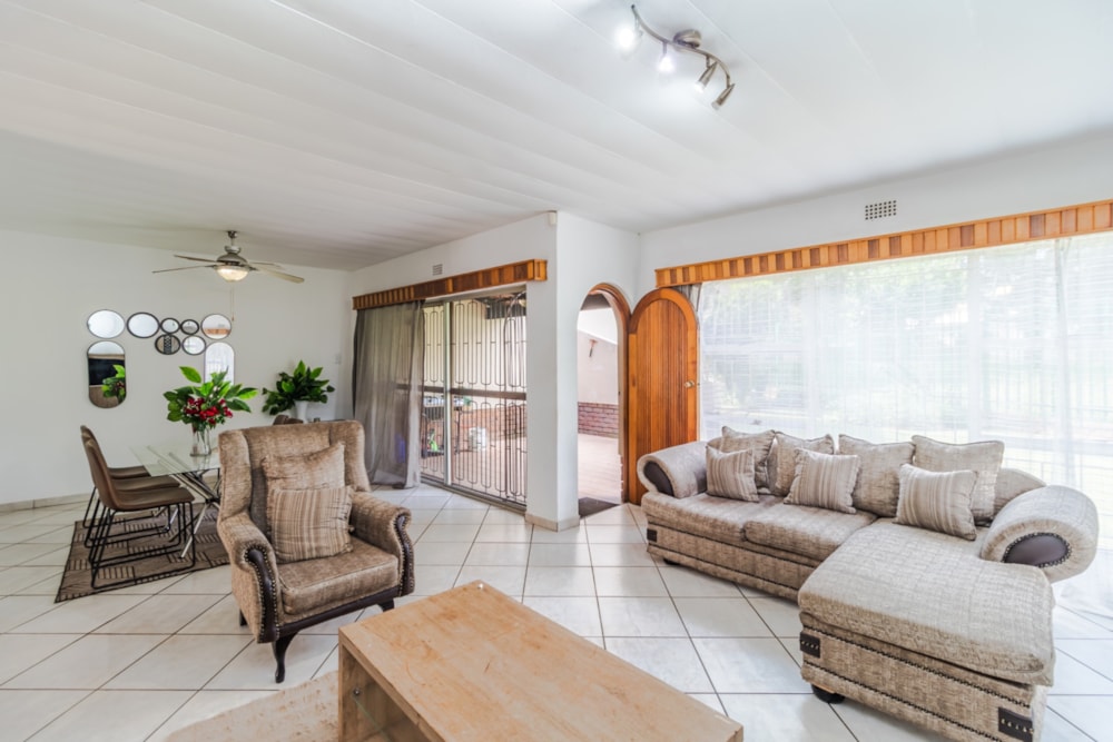 Townhouse for sale in Farrarmere - EN1745192