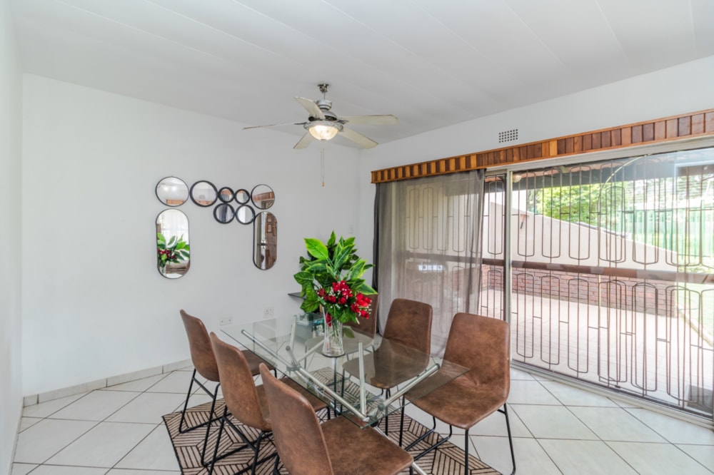 Townhouse for sale in Farrarmere - EN1745192