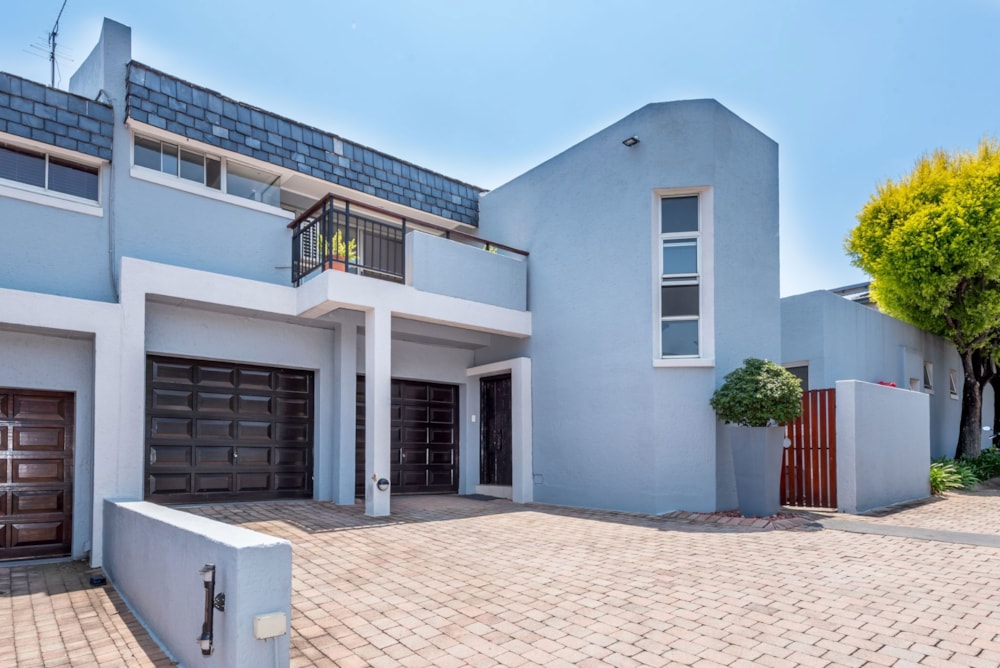 Townhouse to rent in Craighall Park - JBL1738515