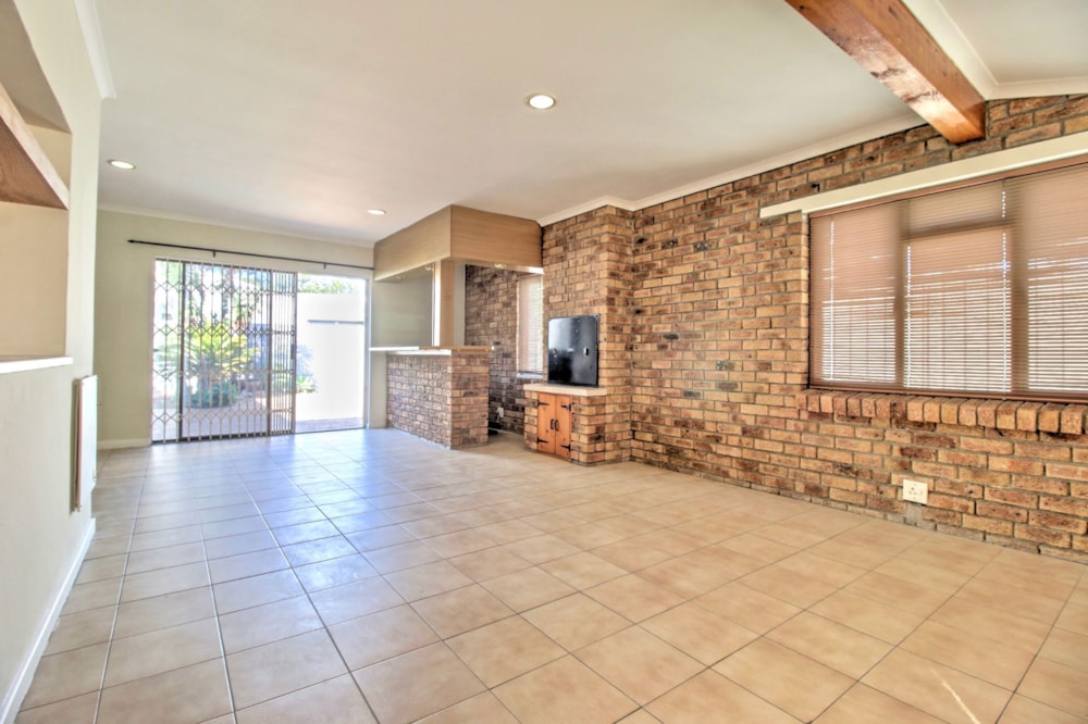 House to rent in Edgemead - 1PLA1738024