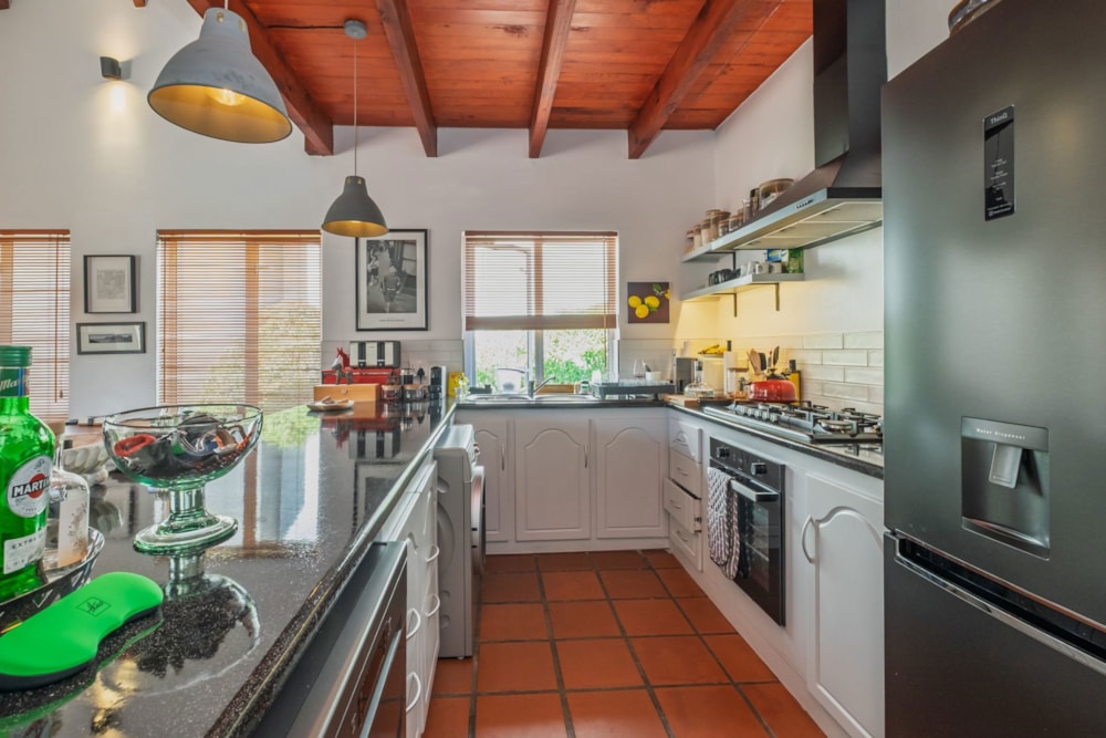 Double-storey apartment for sale in Beach Estate - HOB1736609