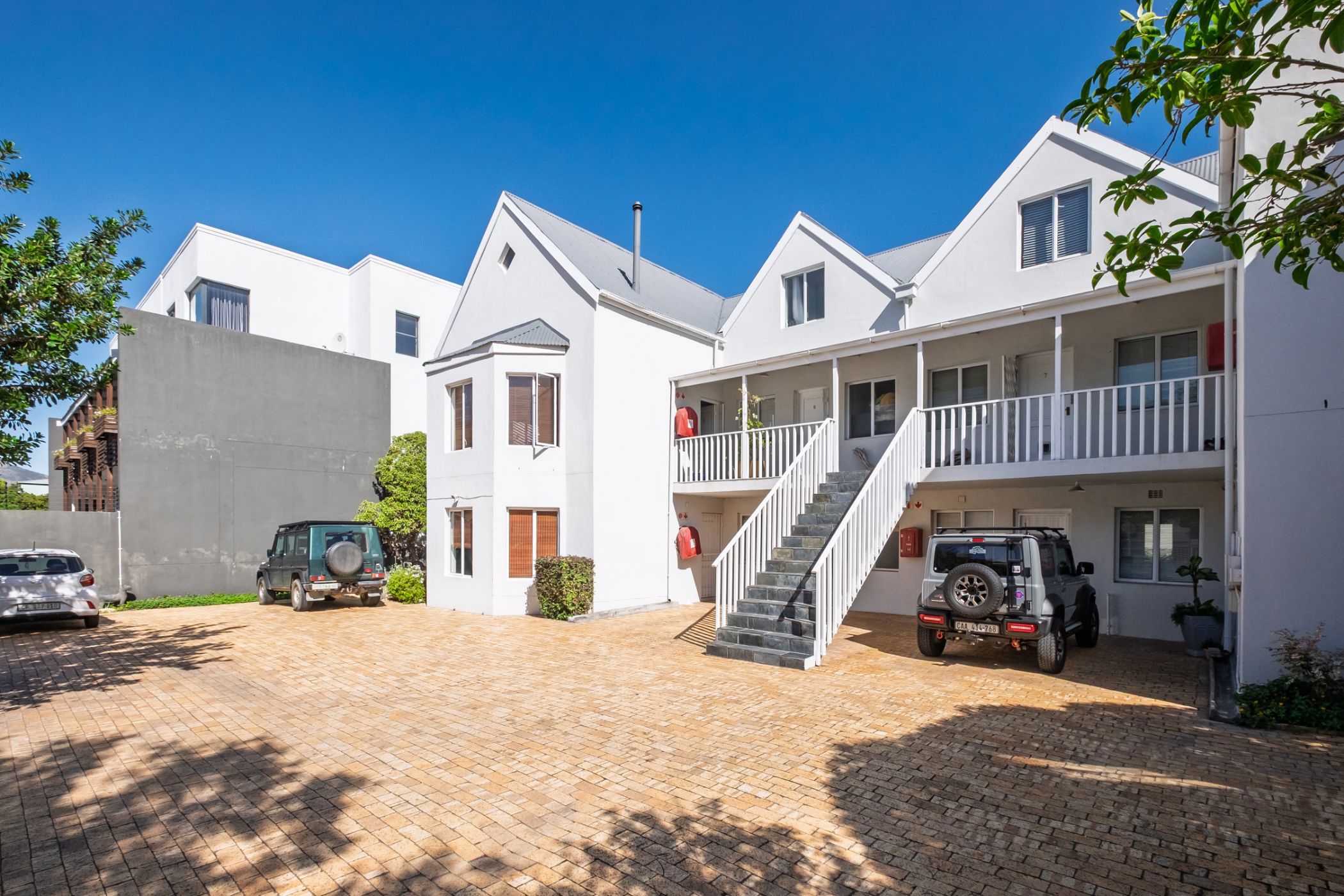 Double-storey apartment for sale in Beach Estate - HOB1736609