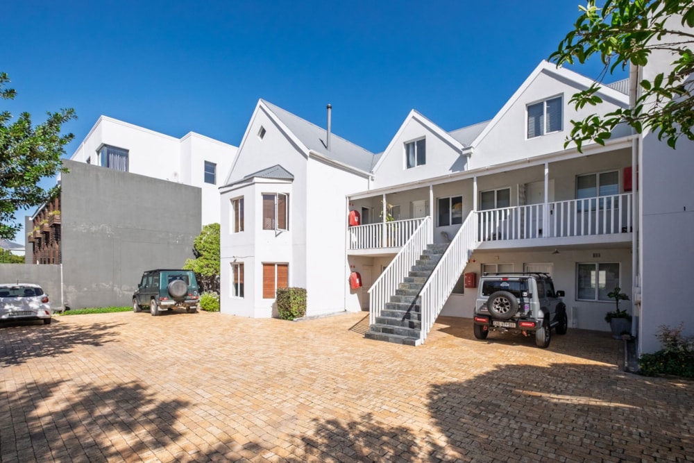 Double-storey apartment for sale in Beach Estate - HOB1736609