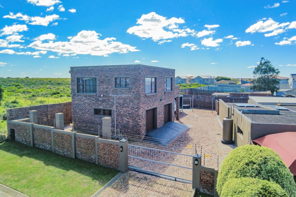 House for sale in Bluewater Bay, Port Elizabeth, Gqeberha - 1PLZ1737488