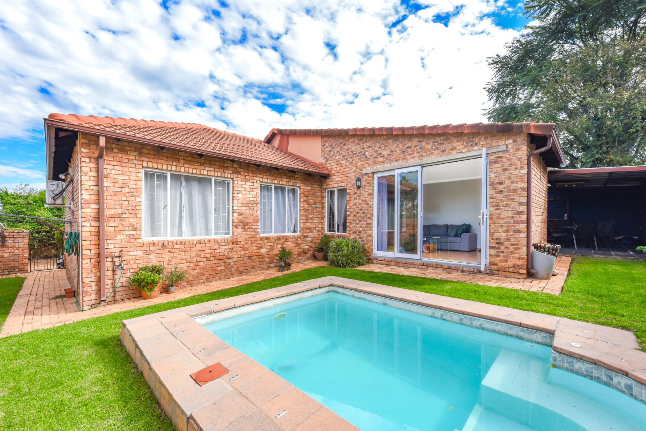 Cluster for sale in Olivedale - FW1738085