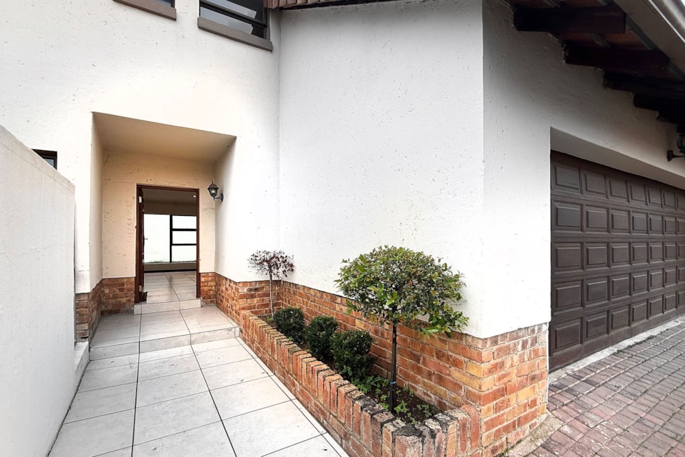 Double-storey cluster for sale in Kyalami - MR1737081