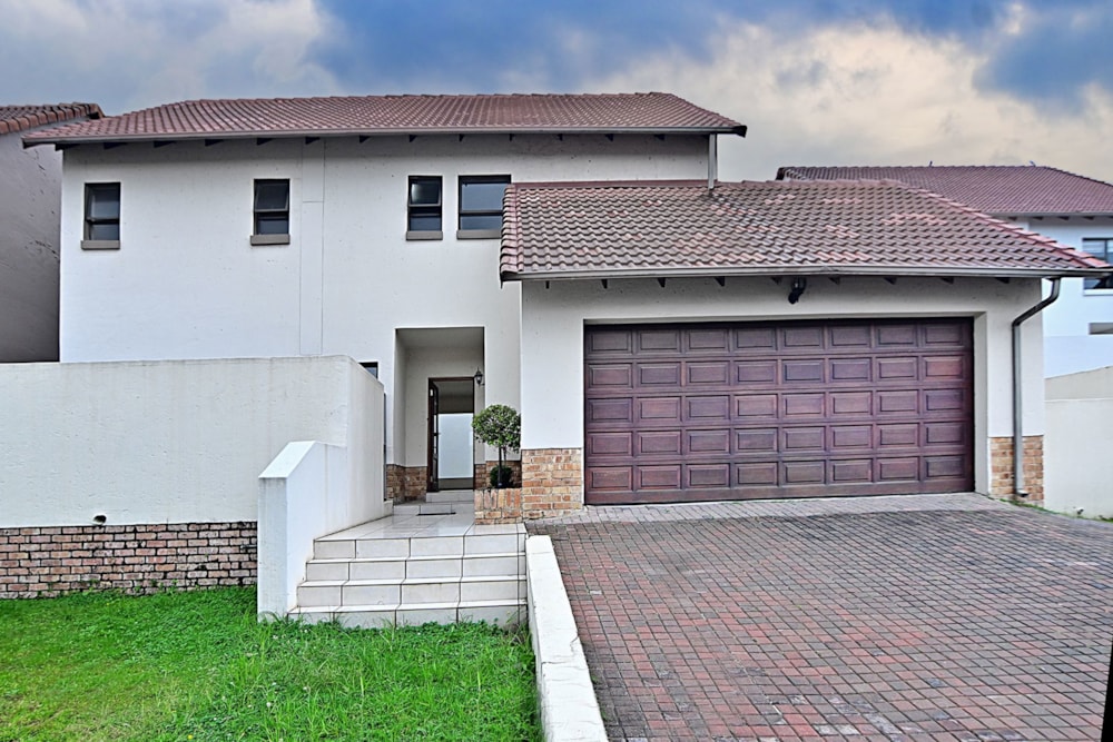 Double-storey cluster for sale in Kyalami - MR1737081