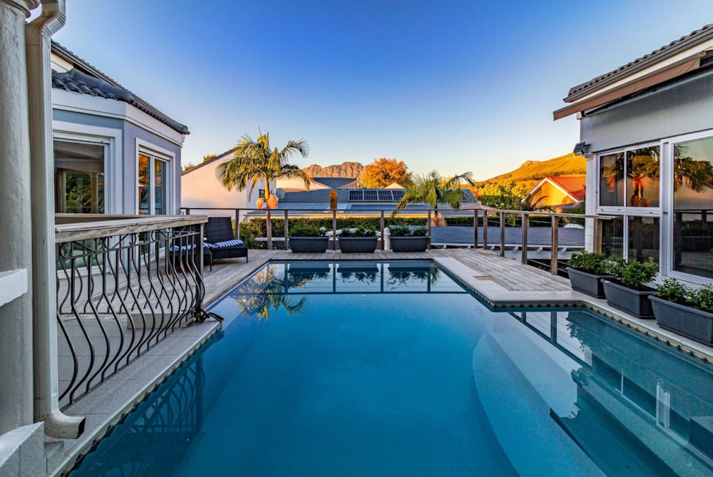 Double-storey house for sale in Paradyskloof - ST1738322