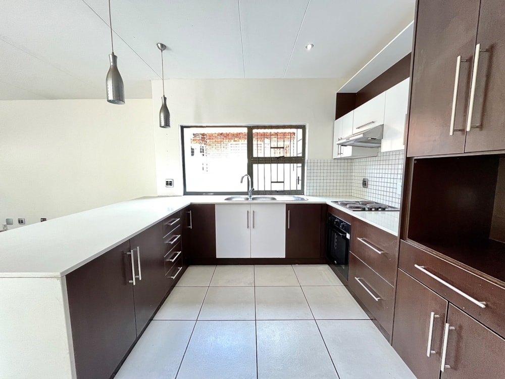 Townhouse for sale in Bendor Park - 1PS1736442