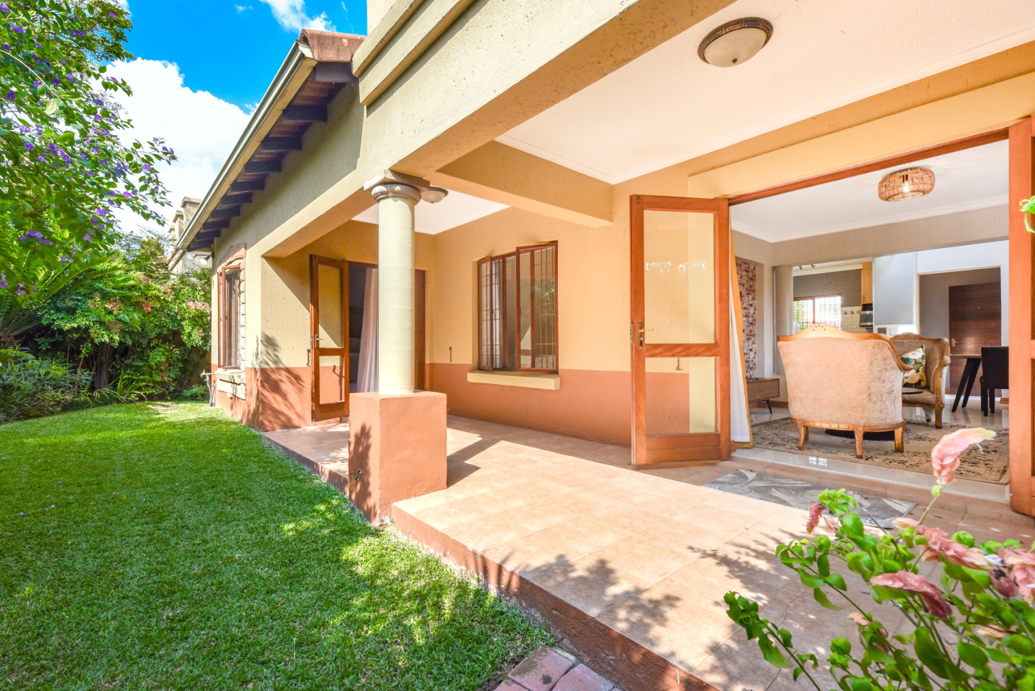 Townhouse for sale in Douglasdale - FW1735893