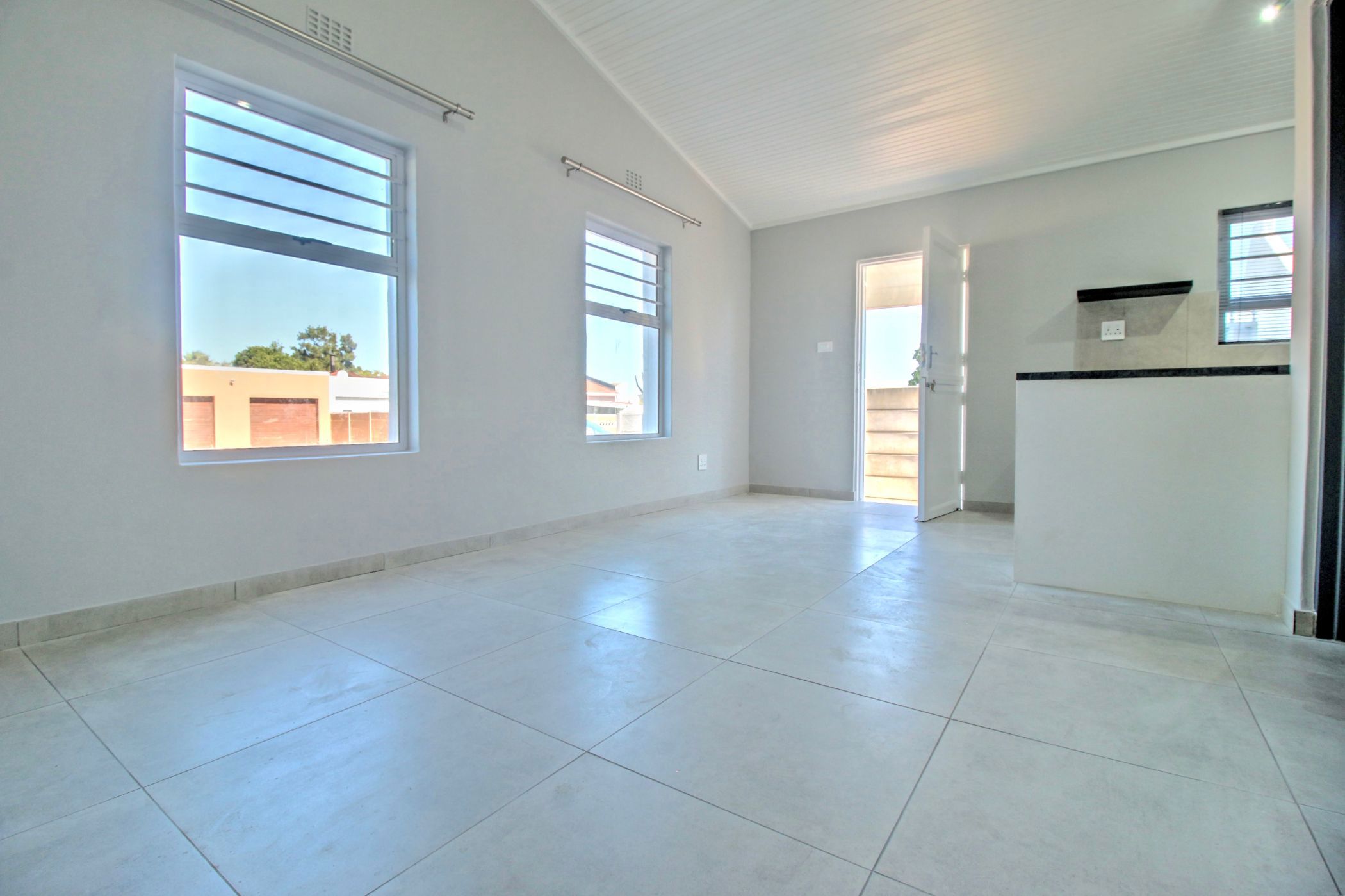 Apartment to rent in Bothasig - 1PLA1736680