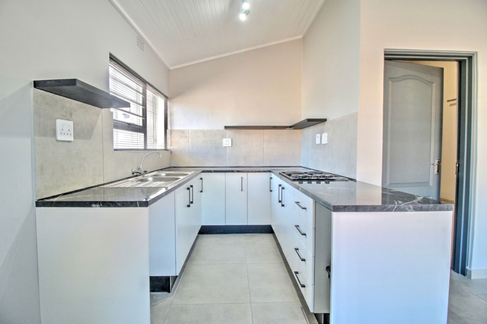 Apartment to rent in Bothasig - 1PLA1736680