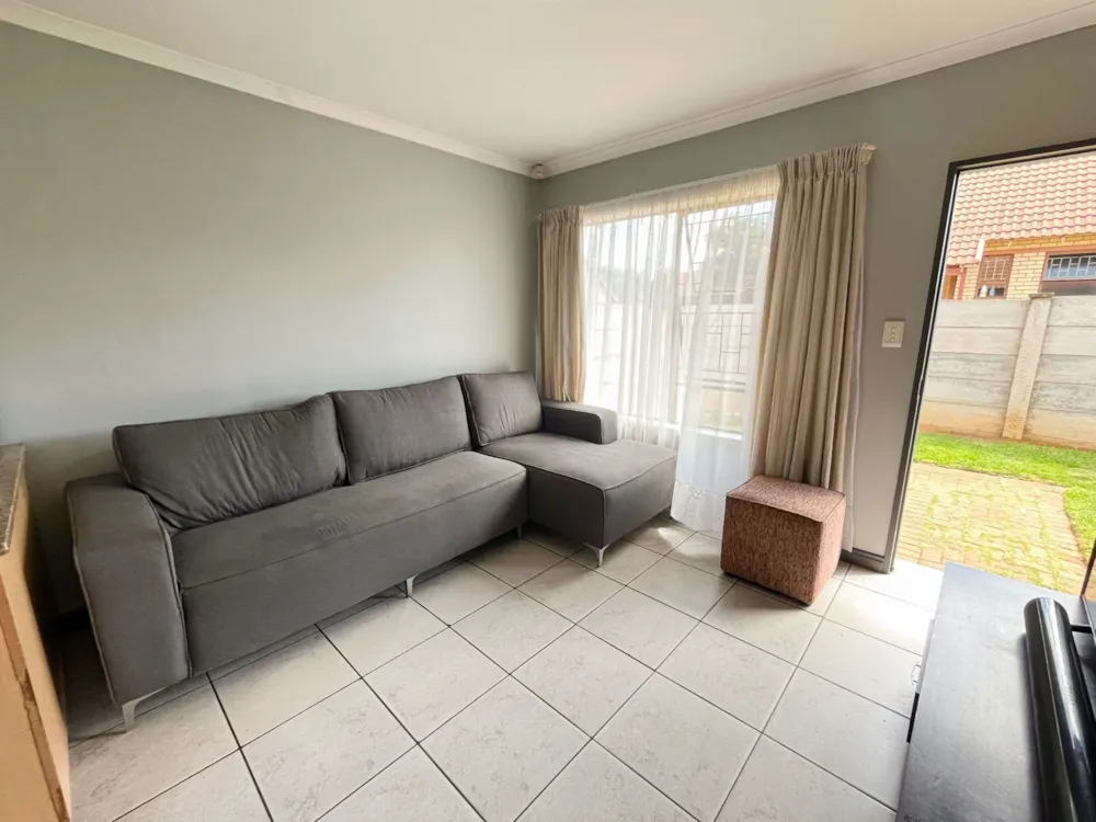 Townhouse for sale in Langenhovenpark - 1BX1738235 Townhouse for sale in Langenhovenpark - 1BX1738235