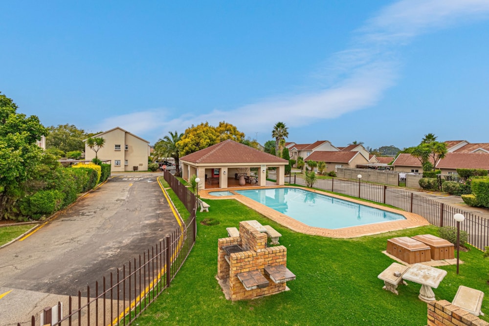 Townhouse for sale in Pomona - KTP1736423