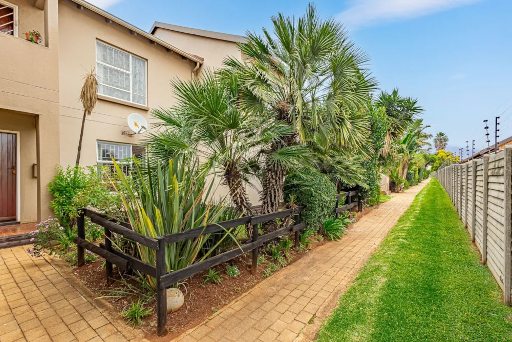 Townhouse for sale in Pomona - KTP1736423