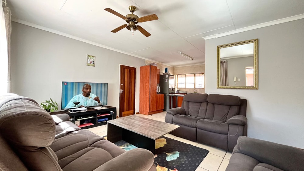 Townhouse for sale in Bendor Park - 1PS1736354