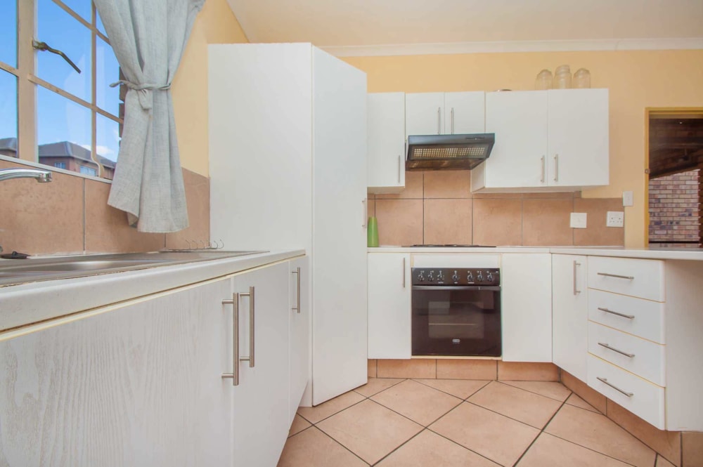 Townhouse for sale in Sugar Bush Estate - 1KR1737627