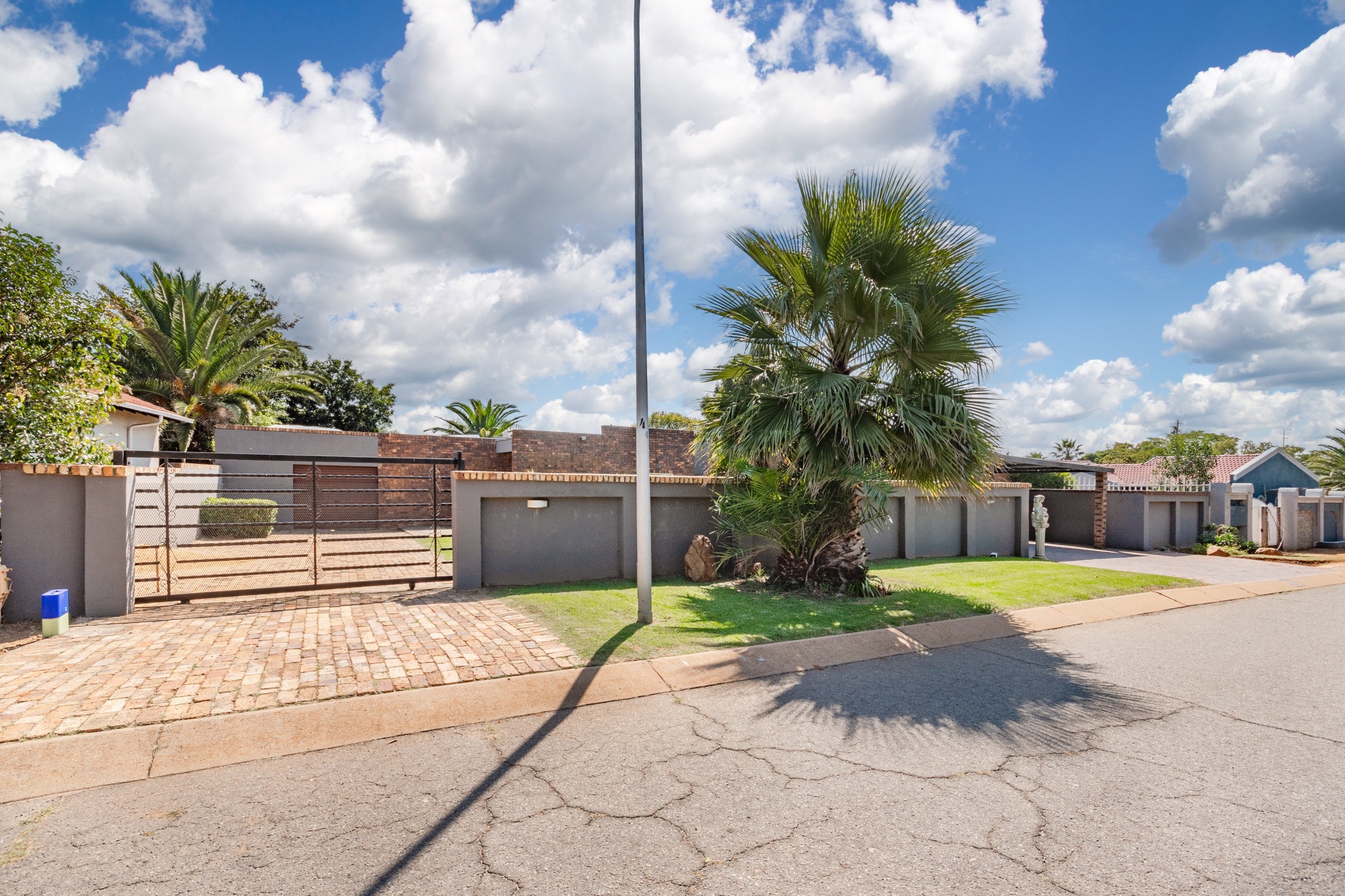 House for sale in Morehill - EN1736167