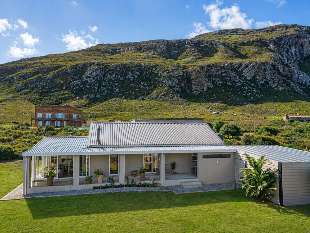 Double-storey house sold in Bettys Bay - KN1738048 Double-storey house sold in Bettys Bay - KN1738048