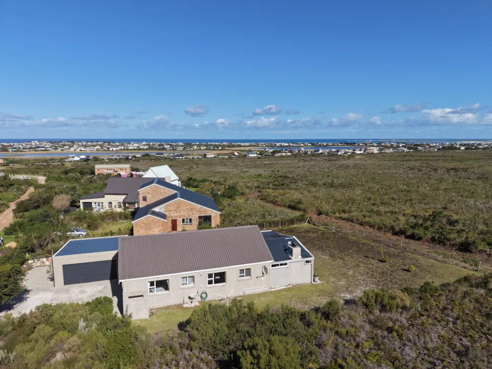 Double-storey house sold in Bettys Bay - KN1738048 Double-storey house sold in Bettys Bay - KN1738048