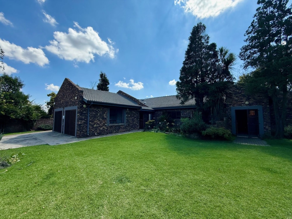 House for sale in Nederland Park - 1EM1736318