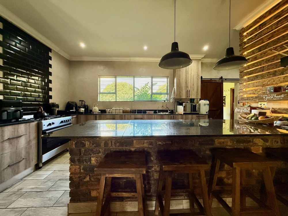 House for sale in Nederland Park - 1EM1736318