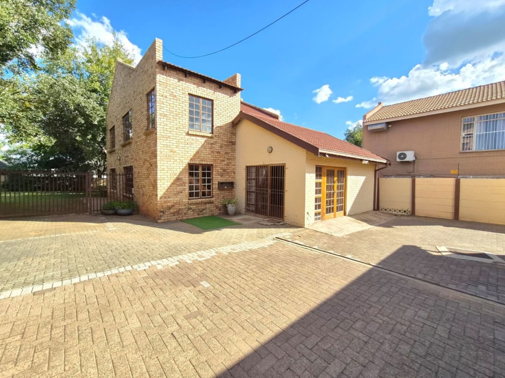 House for sale in Universitas - 1BX1736204