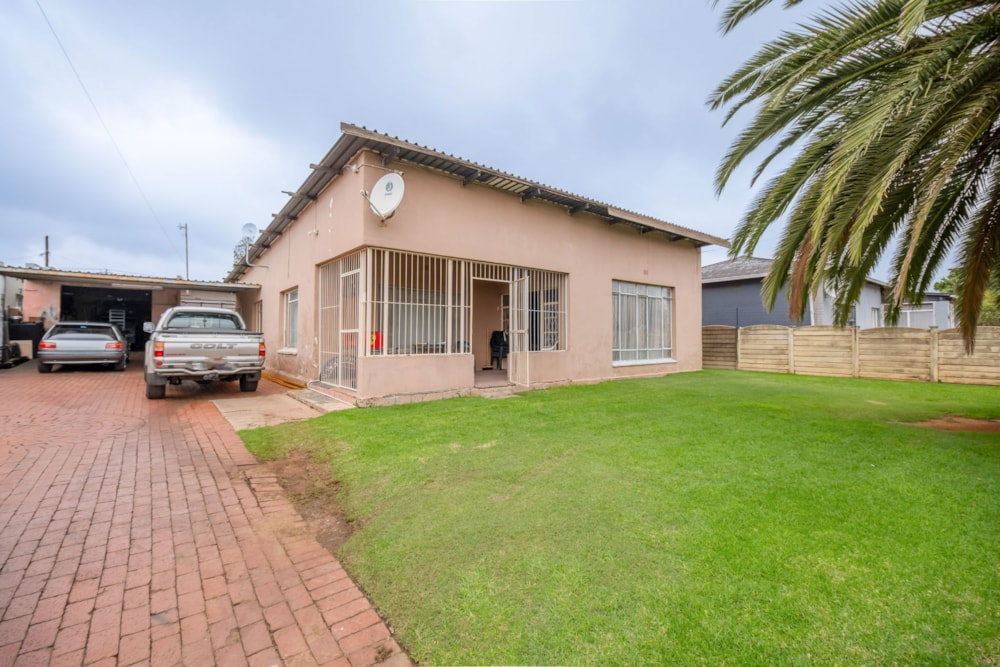 House for sale in Krugersdorp West - 1KR1737755
