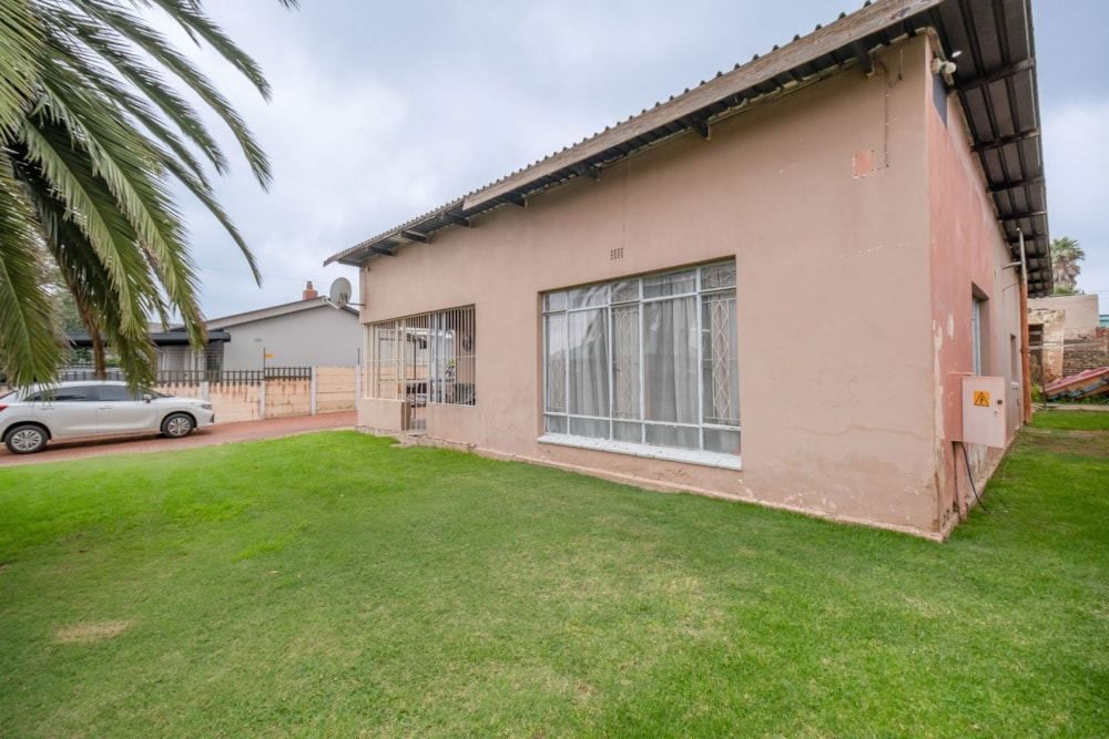 House for sale in Krugersdorp West - 1KR1737755