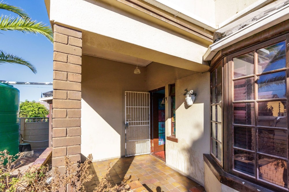 Double-storey house for sale in Oakdale - DBV1735993