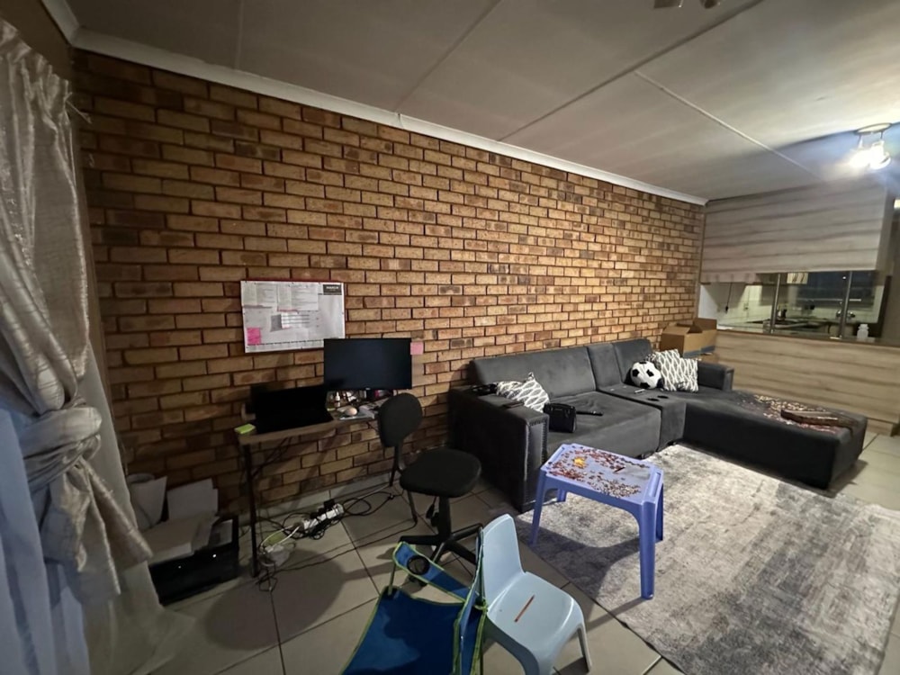 Townhouse to rent in Willows - 1BX1736203