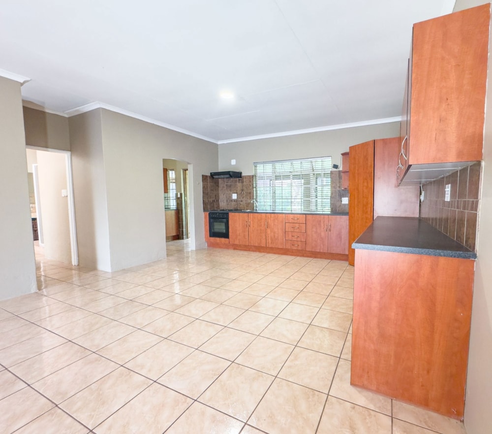 House for sale in Glen Marais - KTP1737727