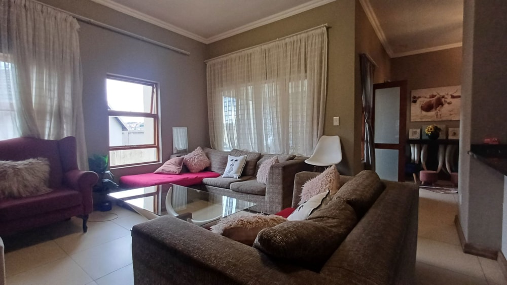 Security estate home for sale in Summerfields Estate - CN1736960