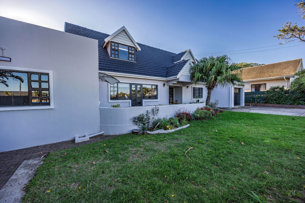 House for sale in Nahoon Beach - 1EZ1736979