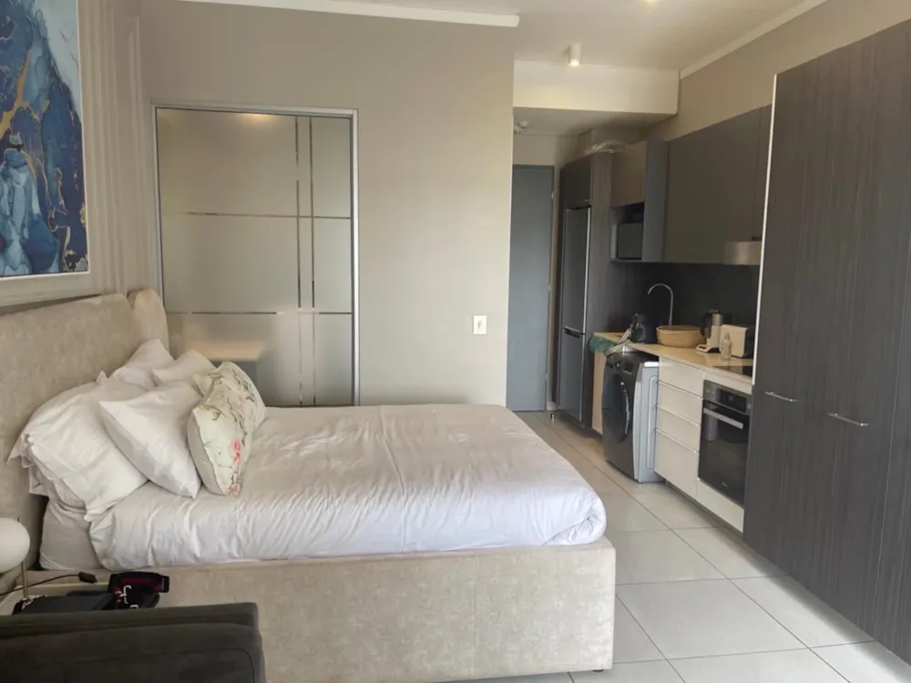 Bachelor apartment sold in Menlyn - PT1736769 Bachelor apartment sold in Menlyn - PT1736769