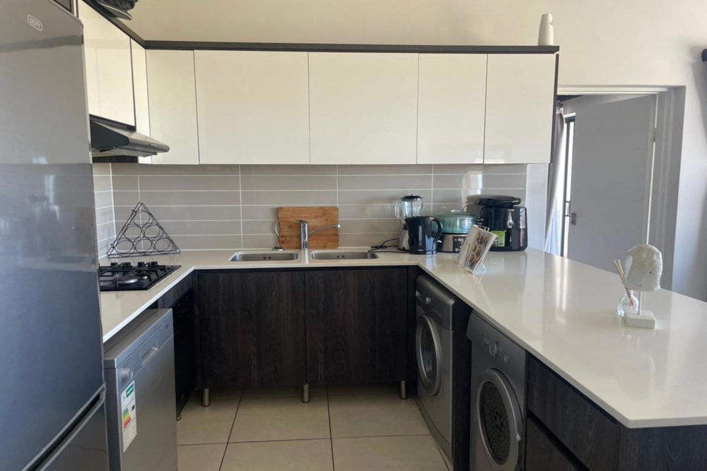 Apartment for sale in Sandown, Blouberg - 1TV1736000