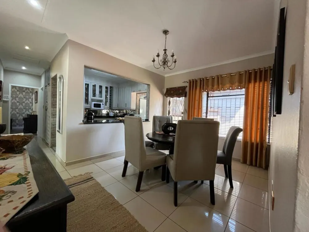 House let in Pioneer Park - 1NW1744047