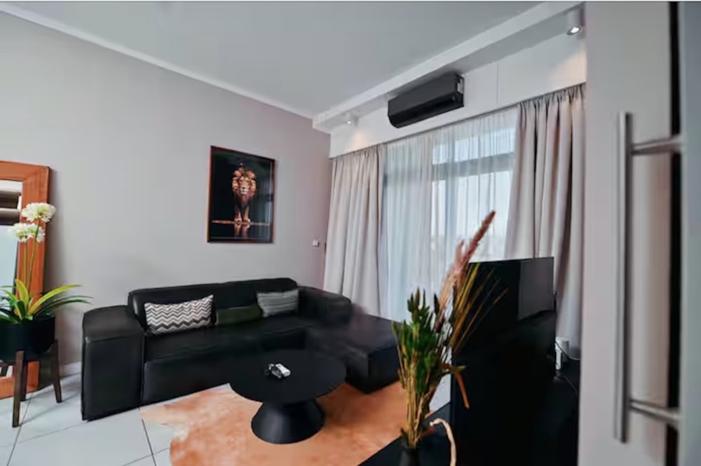 Apartment for sale in Menlyn - PT1736843 Apartment for sale in Menlyn - PT1736843