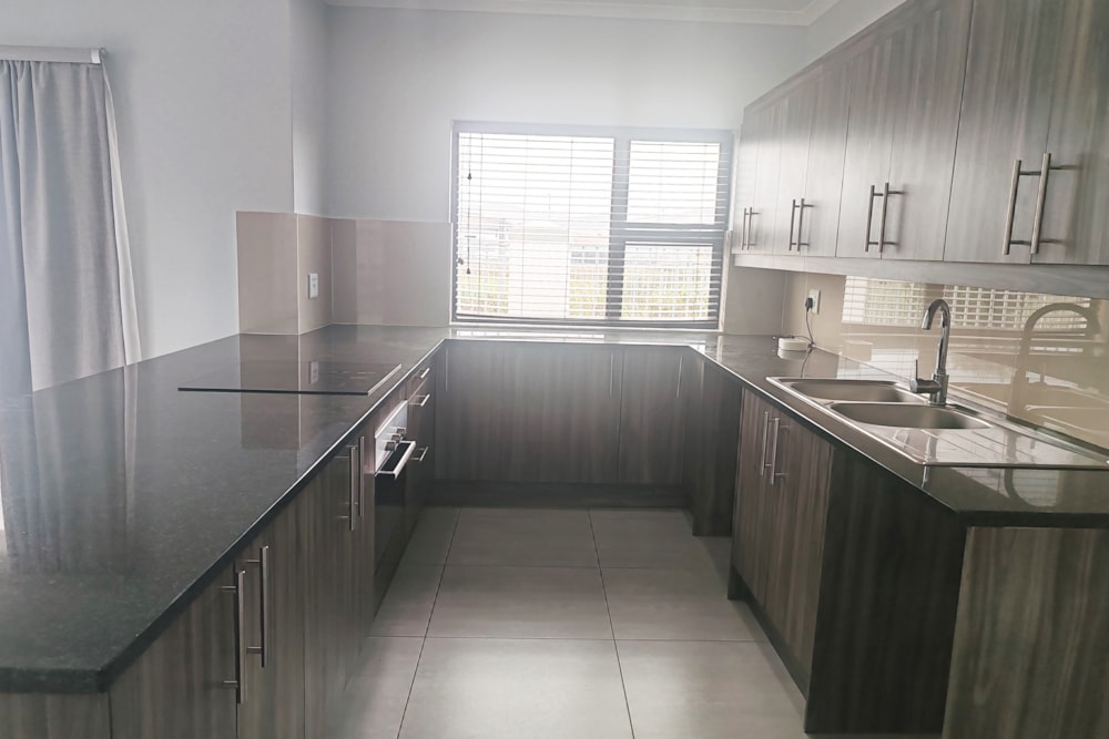 House to rent in Parklands - 1TV1736284