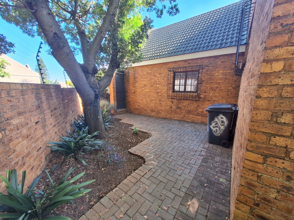 House to rent in Erasmuskloof - PTL1738234