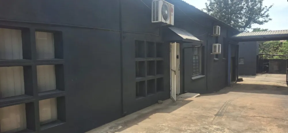 Commercial Building let in Phalaborwa - 1PW1737579 Commercial Building let in Phalaborwa - 1PW1737579