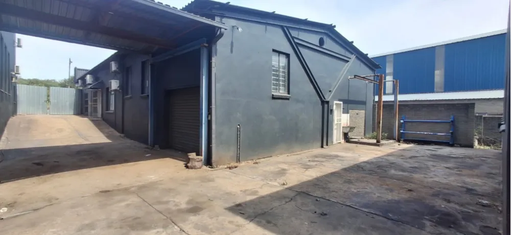 Commercial Building let in Phalaborwa - 1PW1737579 Commercial Building let in Phalaborwa - 1PW1737579