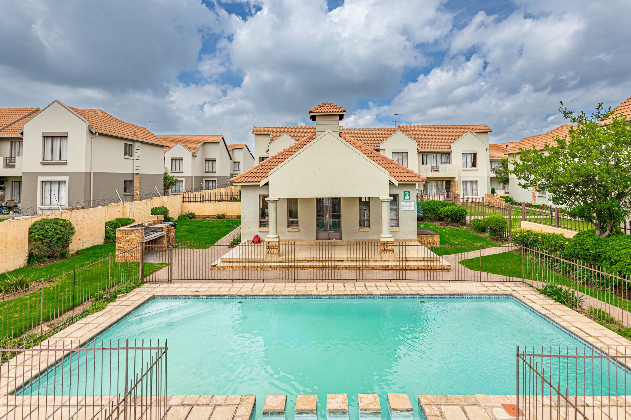 Townhouse for sale in Esther Park - KTP1735884